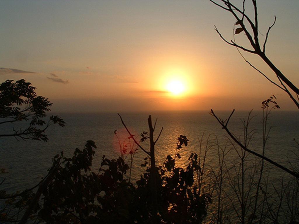 Sunset Villa Senggigi Quarto foto